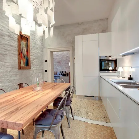 Appartement Stunning Modern In The Heart Of Venetië